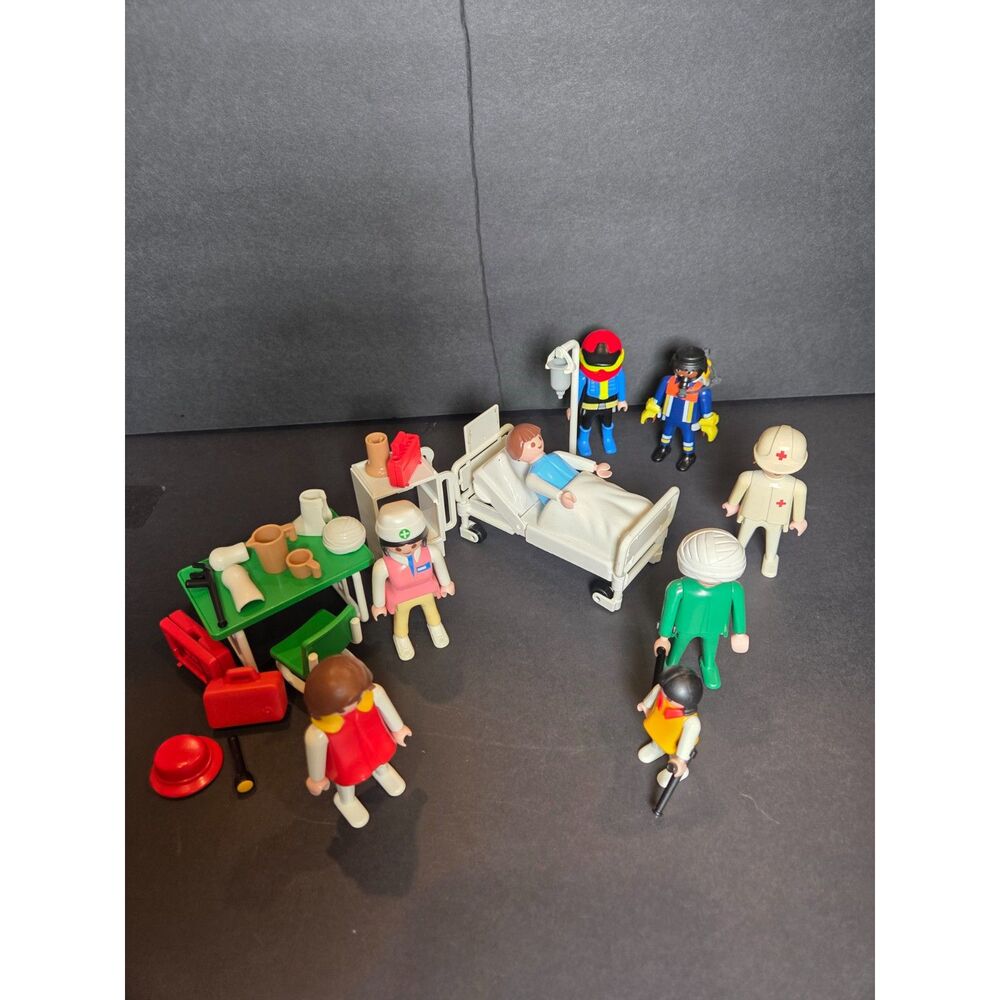 Playmobil 3495 Version 2 Hospital Recovery Room Vintage Not Complete With Extras